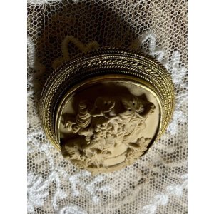 画像16: 彫りが素晴らしいラーバストーンカメオ