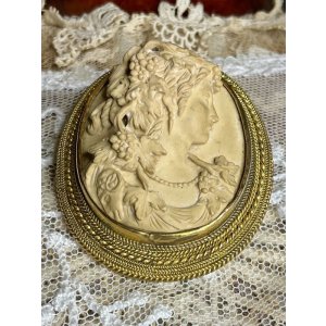 画像17: 彫りが素晴らしいラーバストーンカメオ