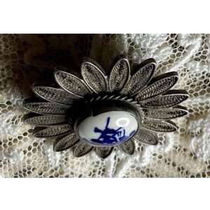 画像3: 銀のレース細工とオランダの陶器のブローチ1920年オランダ