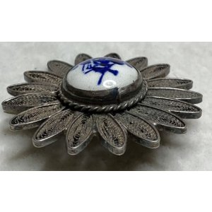 画像13: 銀のレース細工とオランダの陶器のブローチ1920年オランダ