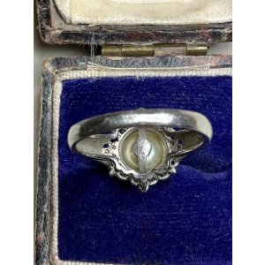 画像9: 綺麗なカラーの模造パールシルバーリング1940年イギリス