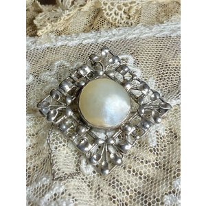 画像13: 四角いデザインが素敵なマベパールシルバーブローチ1940年イギリス