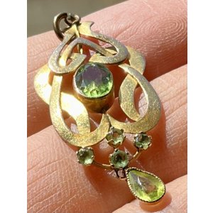 画像7: アール・ヌーヴォーの綺麗なペリドットのペンダントトップ1910年イギリス