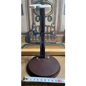 画像1: 木製ドールスタンド