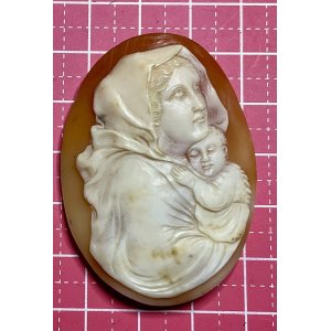 画像1: キリストを抱く聖母マリアのシェルカメオルース1880年イギリス