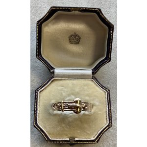 画像1: 縁を繋ぎ止めるデザインのベルトリング1920年イギリス