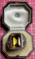 黄色が綺麗なビンテージリング1950年イギリス