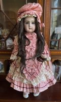 ピンクドレスが素晴らしいテートジュモー