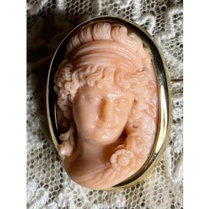 画像1: ローマ神話の花と春を司る女神　フローラのコーラルカメオブローチ&ペンダント1880年イギリス