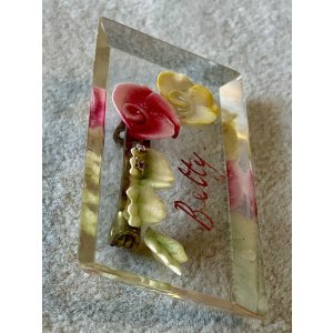 画像8: Betty さんに贈られたルーサイトブローチ1950年イギリス