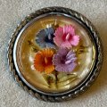 本物のお花のようなルーサイトブローチ1950年イギリス