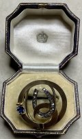 珍しいデザインの馬蹄のダイアモンド&サファイアリング1890年イギリス