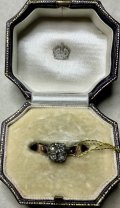 丸まった四角いデザインが可愛いダイアモンドリング1920年イギリス