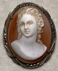正面顔のシェルカメオブローチ1920年イギリス