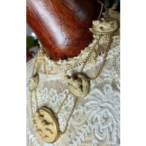 画像3: 天使がいっぱいのラーバストーンカメオネックレス＆ピアスセット1880年イギリス