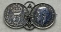 1918年の3ペンス銀貨のブローチ　イギリス