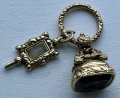 立派な馬が彫られているインタリオシール＆ウォッチキー　ゴールドペンダント1860年