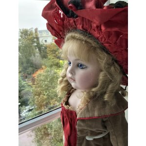 画像1: 赤いドレスが良く似合う素晴らしいブリュ・ジュン6号