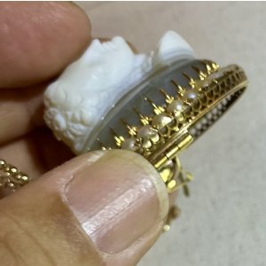 画像4: 厚みが素晴らしいストーンカメオブローチ&ペンダント1860年イギリス