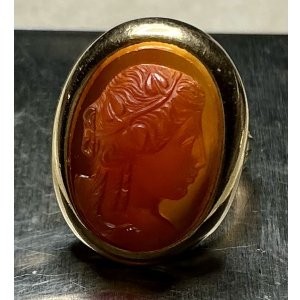 画像3: オレンジ色が鮮やかなコーネリアンストーンカメオリング1860年イギリス