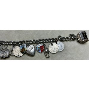 画像16: 教会、ハート、聖書が付いて素敵なシルバーチャームブレスレット1940年イギリス