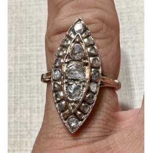画像1: ビクトリア時代に流行した縦型のダイヤモンドリング