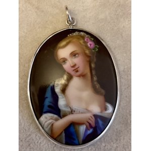 画像1: 花飾りが綺麗な陶版画のペンダントトツプ1920年イギリス