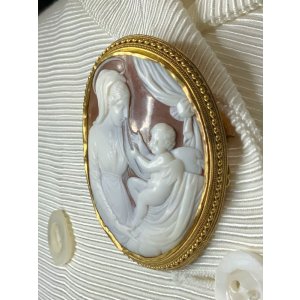 画像14: 愛情溢れるモチーフのシェルカメオブローチ