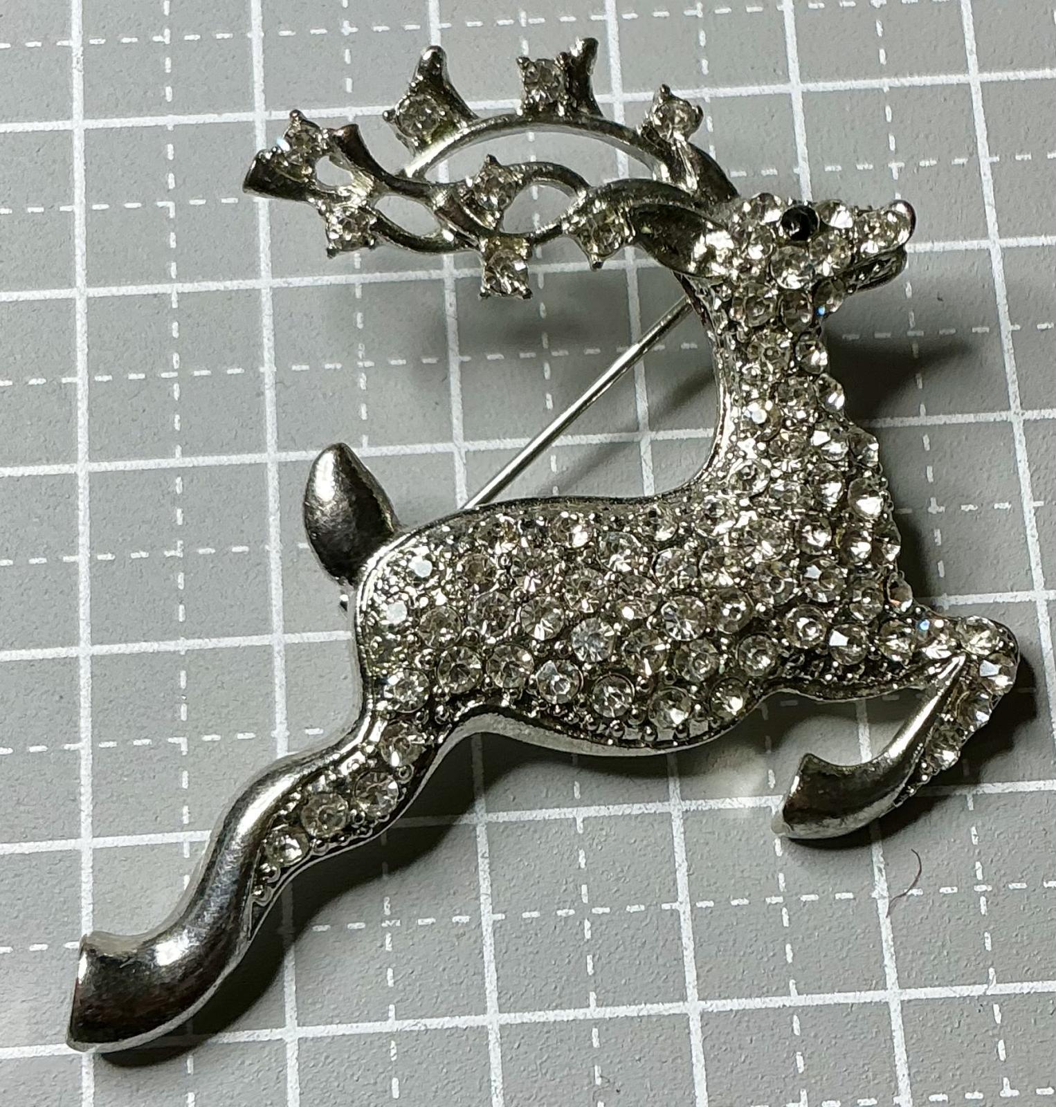 トナカイのビンテージブローチ1960年イギリス - アンティークまねきねこ